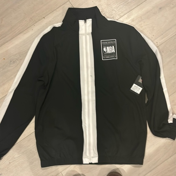 NBA Black upswing jacket - Picture 1 of 3